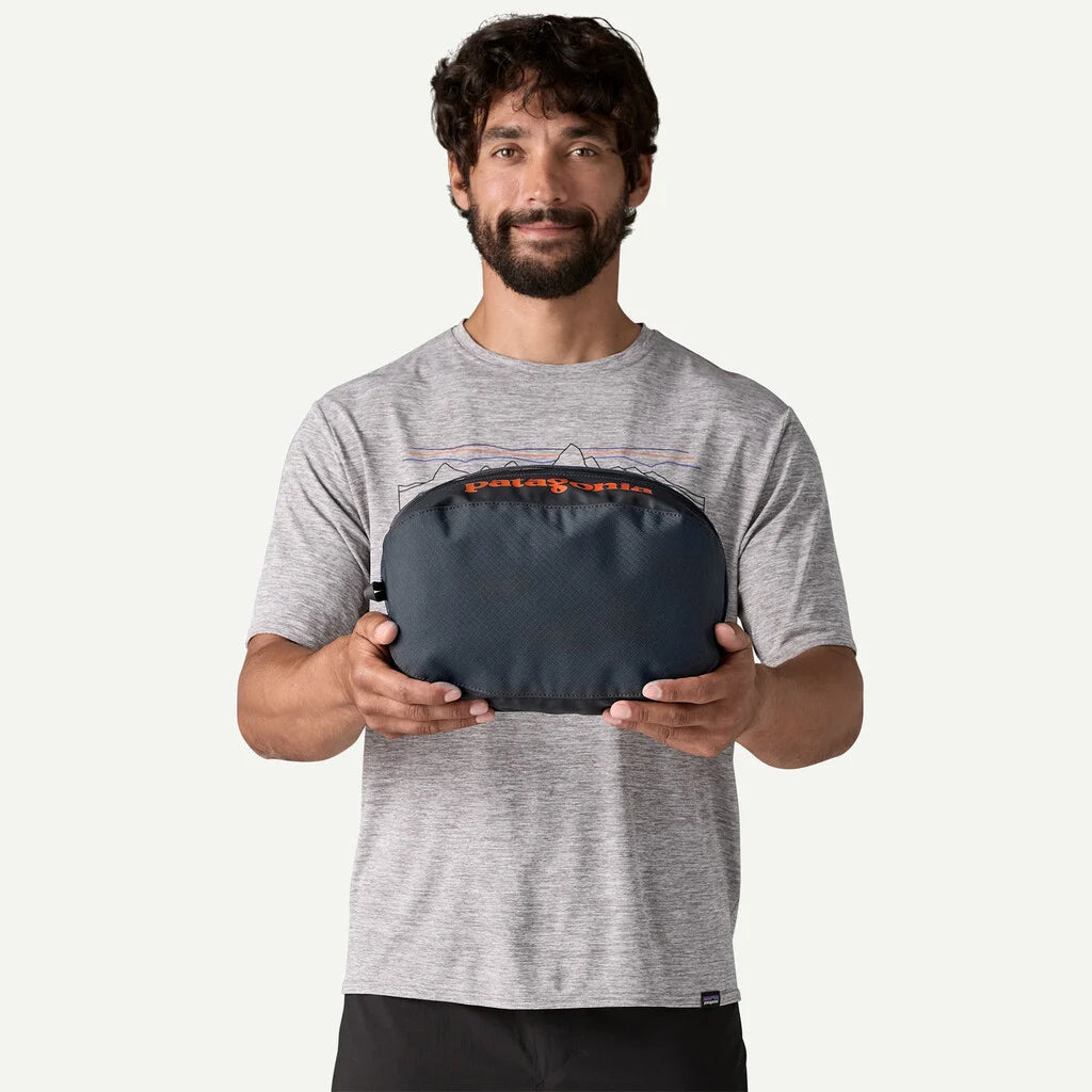 Patagonia Black Hole Cube 6L - Smolder Blue w/Amanita Red
