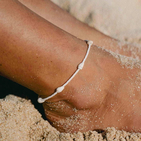 Pineapple Island Giada Rahayu Shell Beaded Surf Anklet