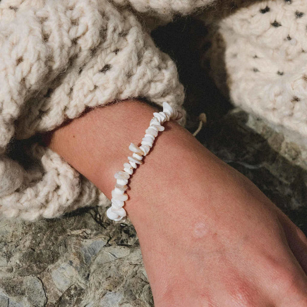 Pineapple Island Canggu Puka Shell Surfer Bracelet
