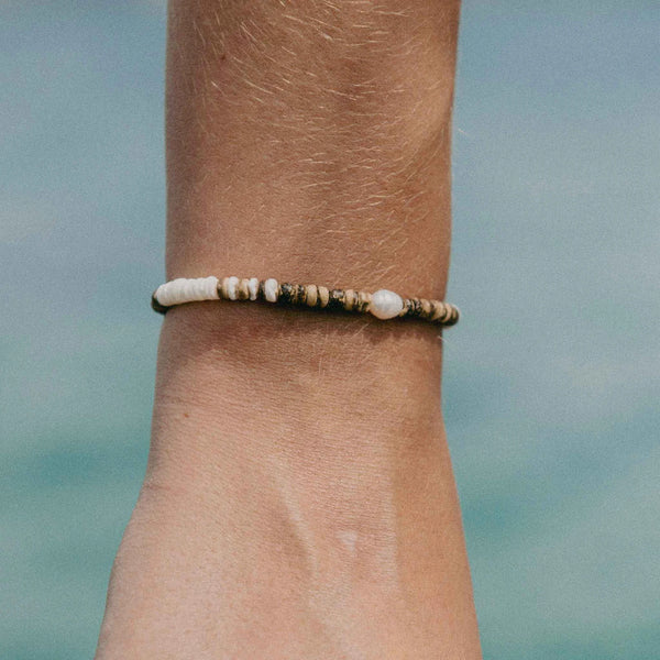 Pineapple Island Kauai Puak Shell & Pearl Bracelet