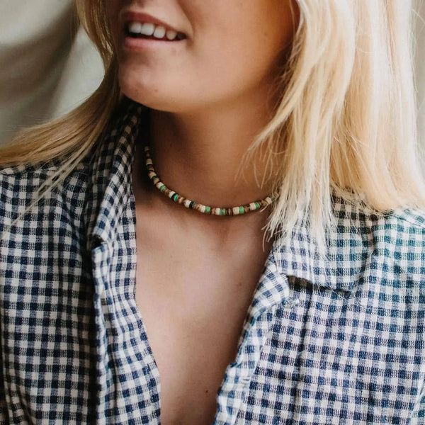 Pineapple Island Laut Turquoise & Wood Necklace