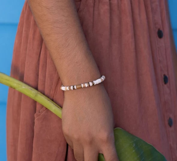 Pineapple Island Nusa Lembongan Wood Bead Surf Bracelet - Wood & White